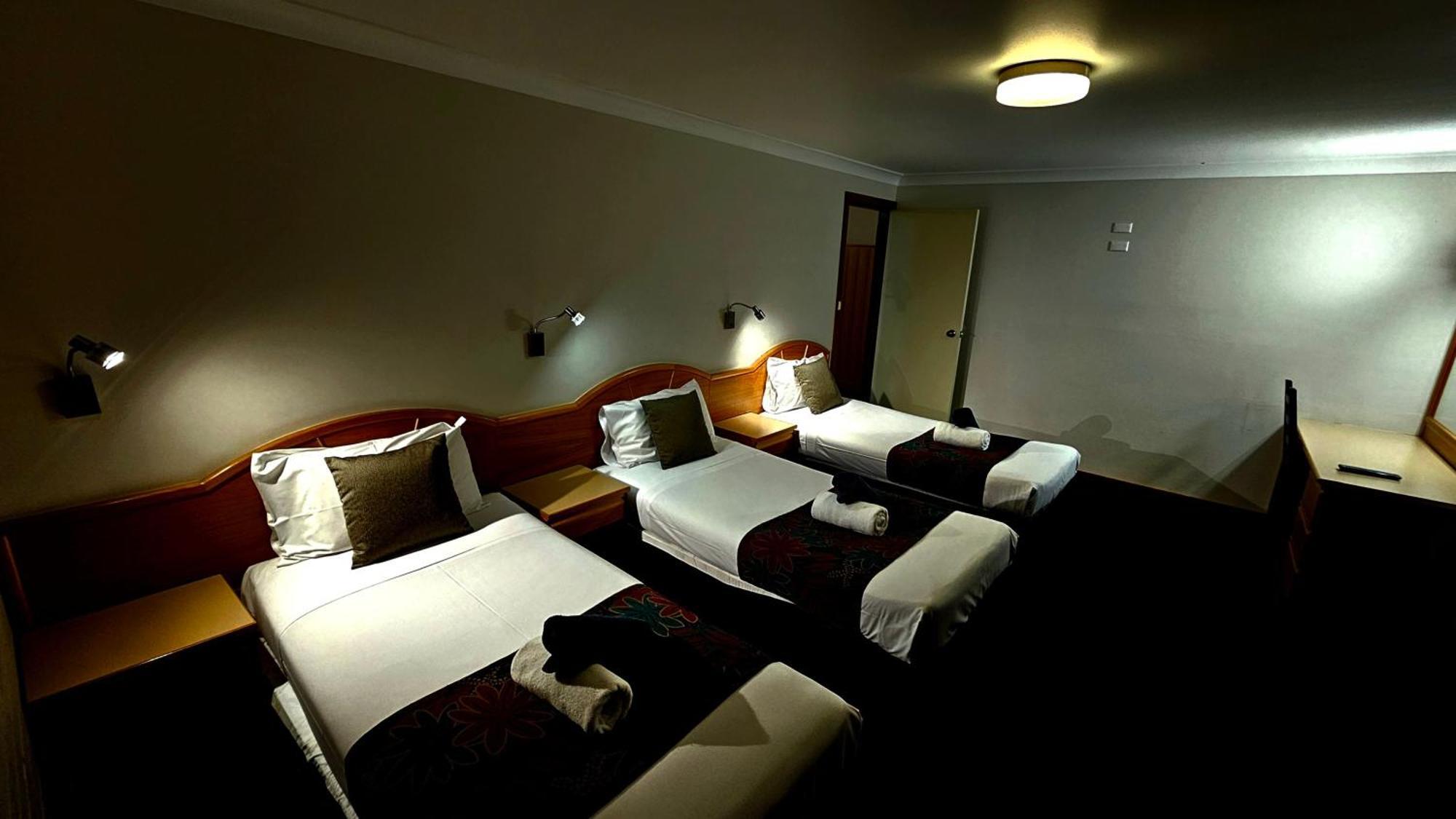 Hilltops Retreat Motor Motel 3*